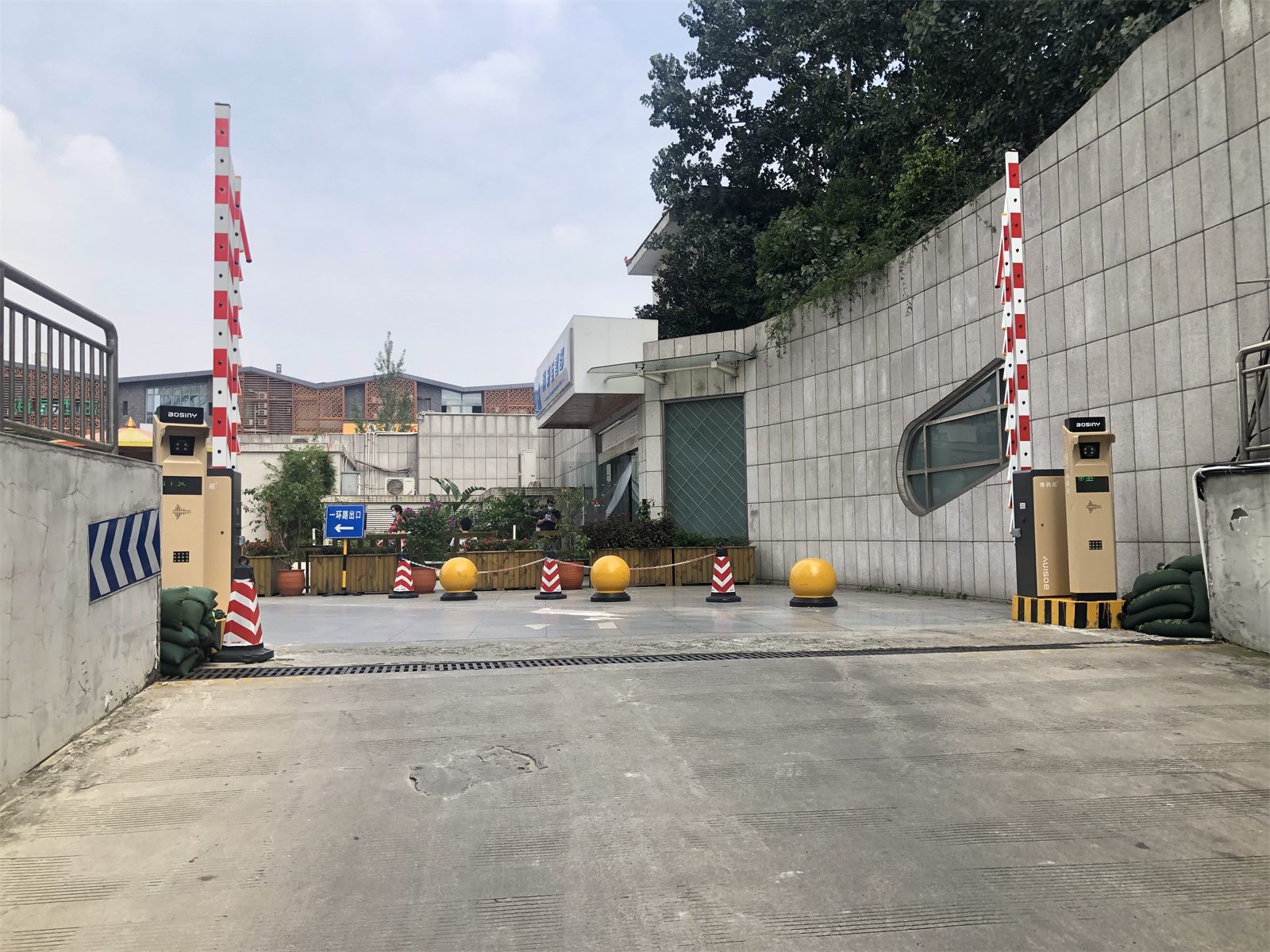 智慧校园停车道闸案例 3